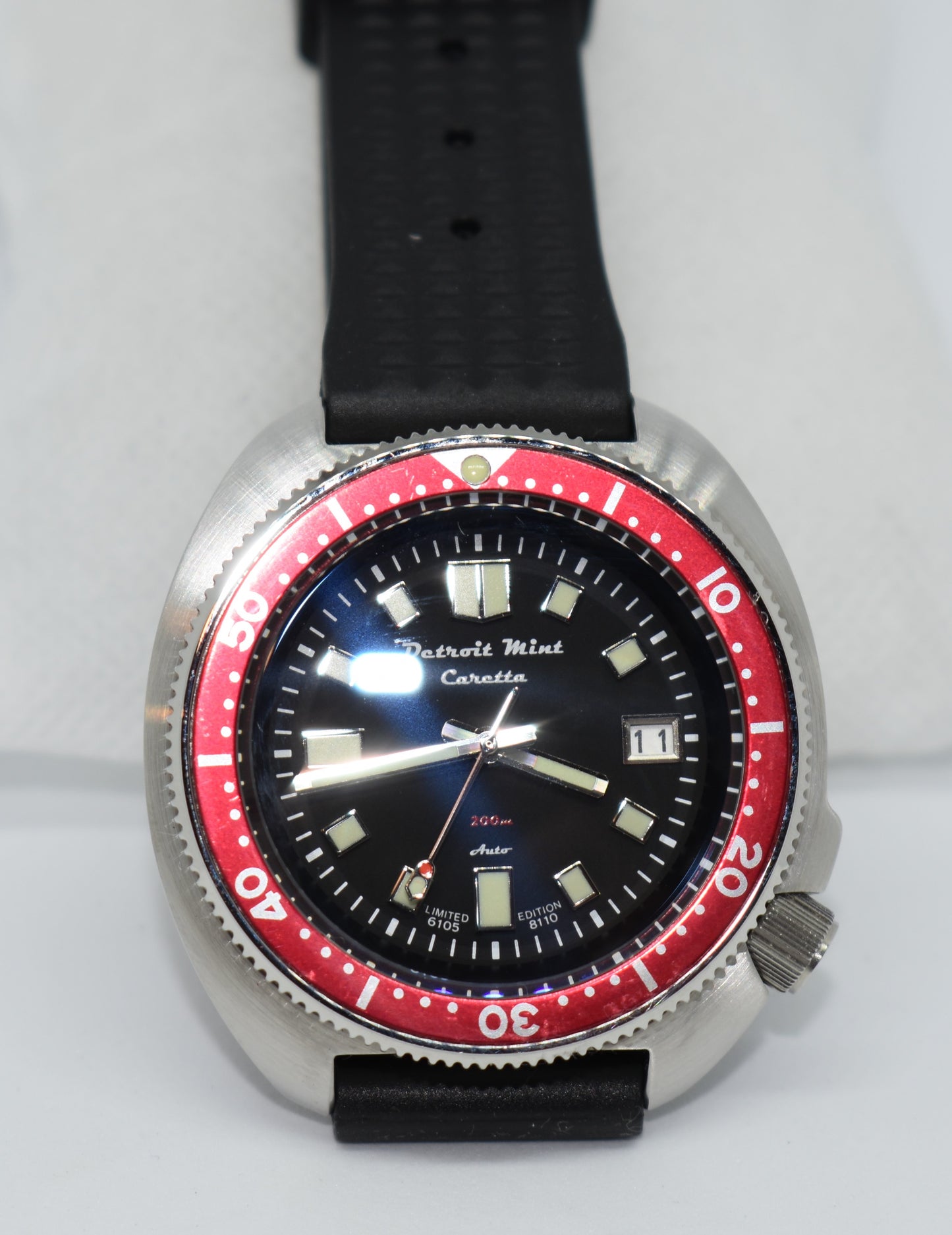 Detroit Mint Caretta Red Hook Black Turtle Diver 6105