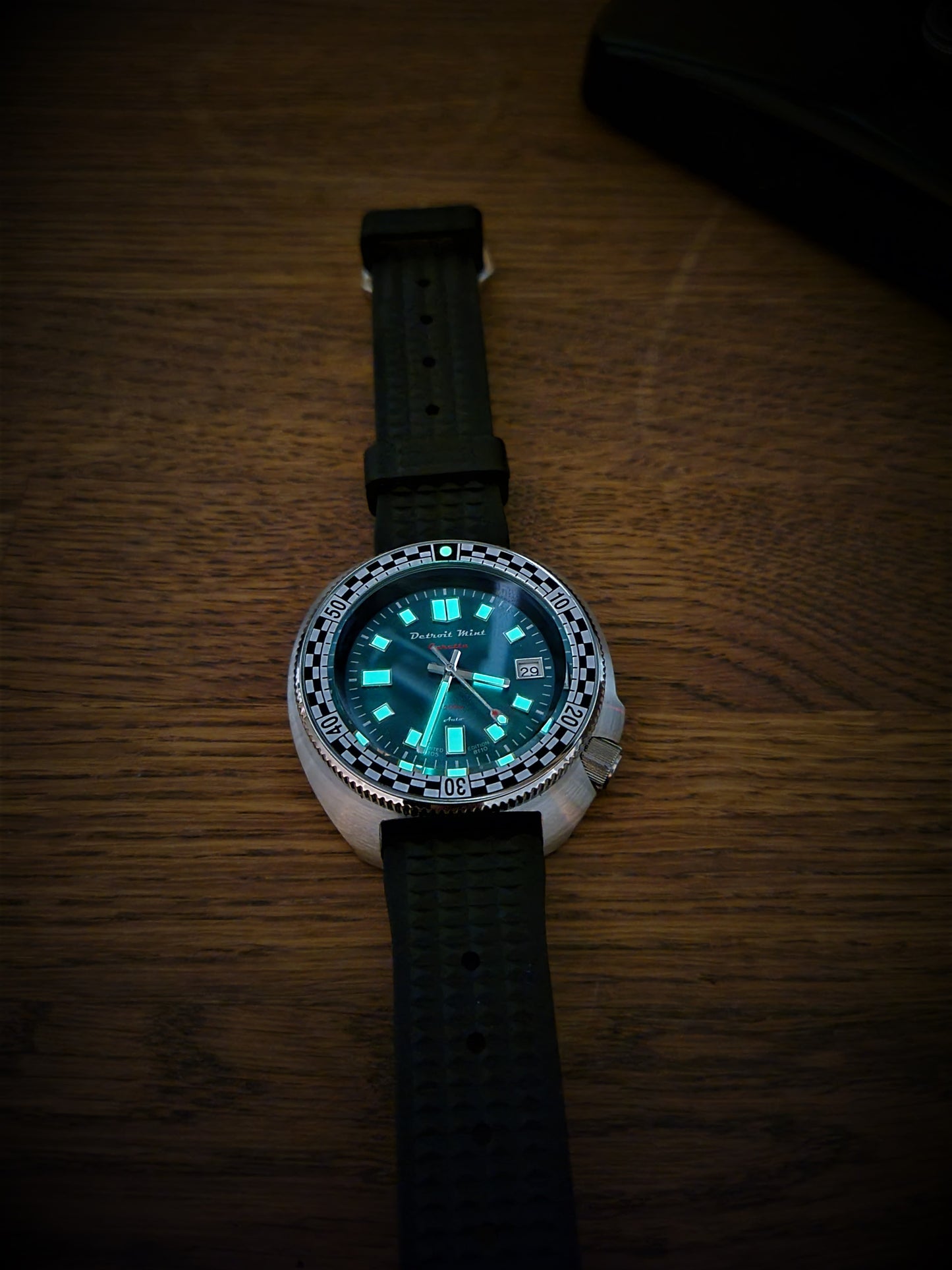 Detroit Mint Rally Diver Green Light